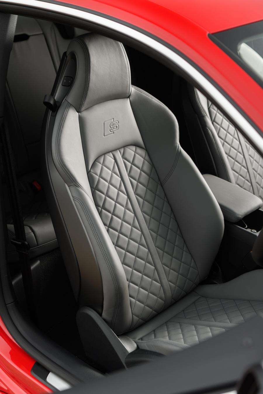 Интерьер Audi S5 Coupe 2016 года  (UK) (фото 20 из 41)